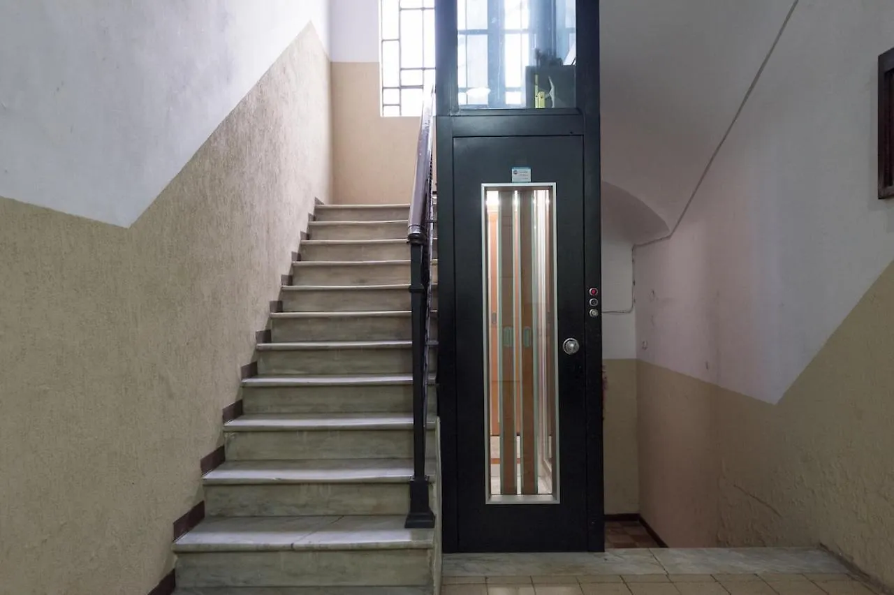 Trastevere Glorioso Marble 1 Bedroom Studio Apartment Rome Italy
